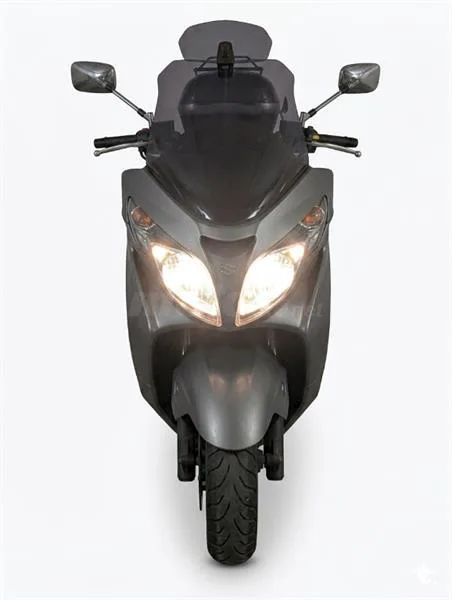 Suzuki Burgman 400 – Vista 5