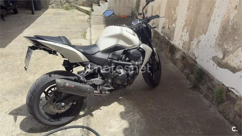 Kawasaki Z750 – Vista 4