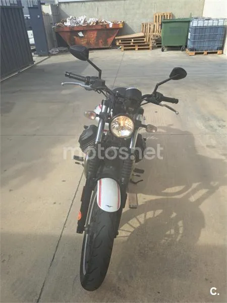 Moto Guzzi V9 - Vista 4