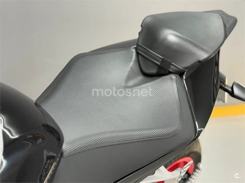 Aprilia Tuono V4 1100 Factory – Vista 17
