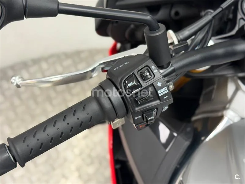 Aprilia Tuono V4 1100 Factory – Vista 3