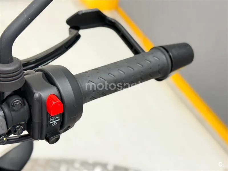 Aprilia Tuono V4 1100 Factory – Vista 4