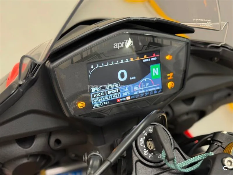 Aprilia Tuono V4 1100 Factory – Vista 5