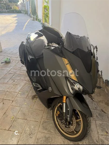 Yamaha TMAX – Vista 2