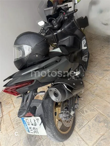 Yamaha TMAX – Vista 4