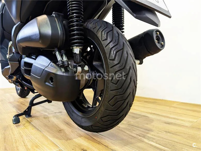 Yamaha XMAX 125 – Vista 10