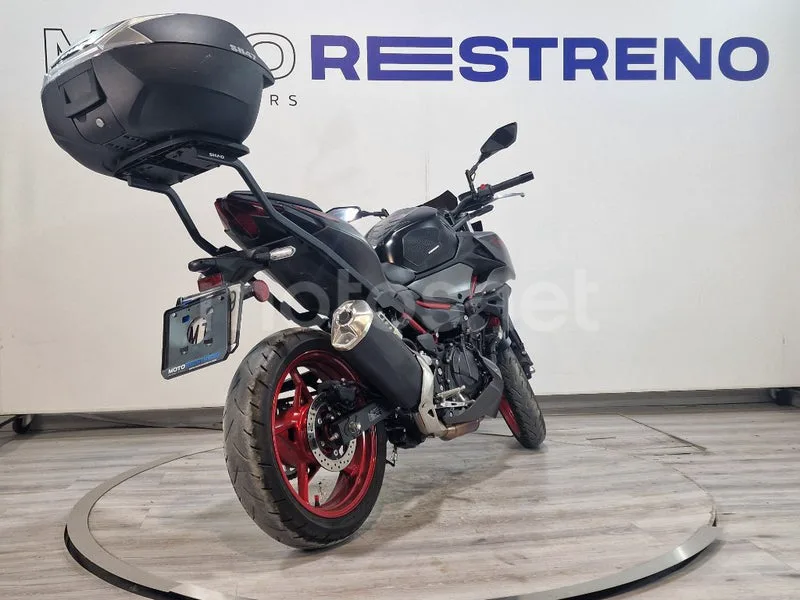 Kawasaki Z500 – Vista 8
