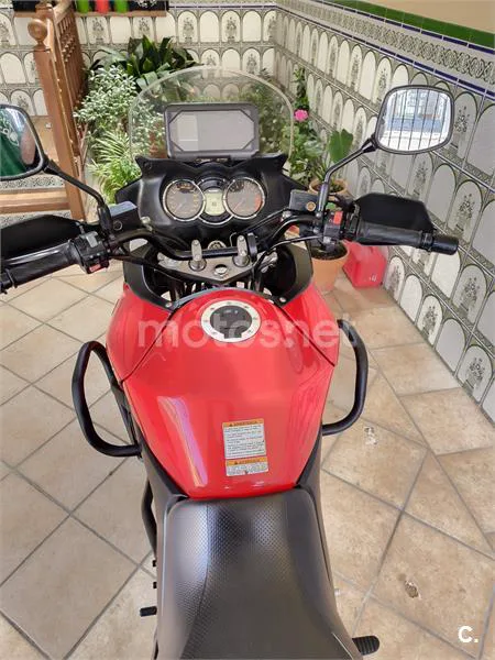 Suzuki V-Strom 1000 – Vista 8