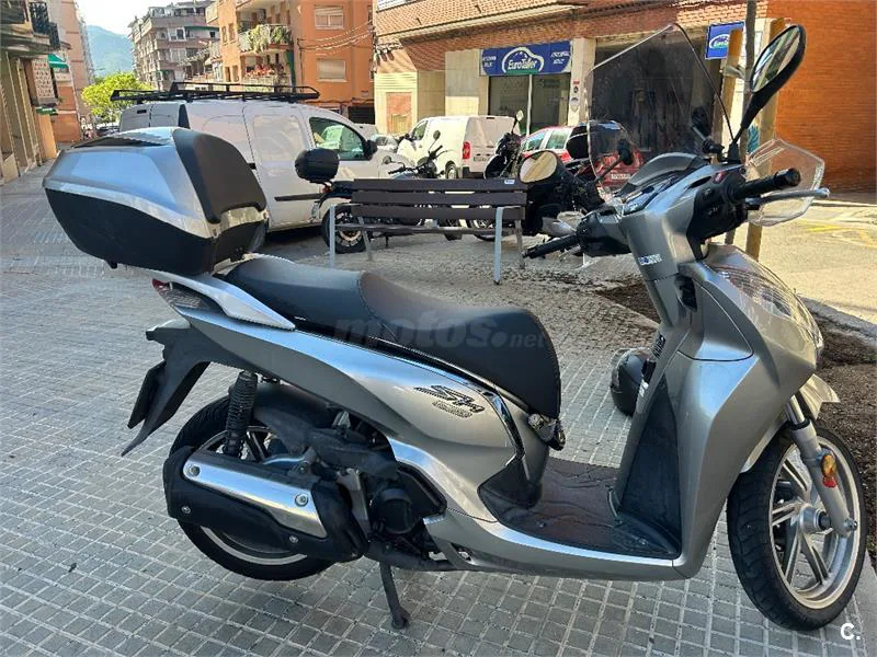 Honda SH 300i – Vista 3