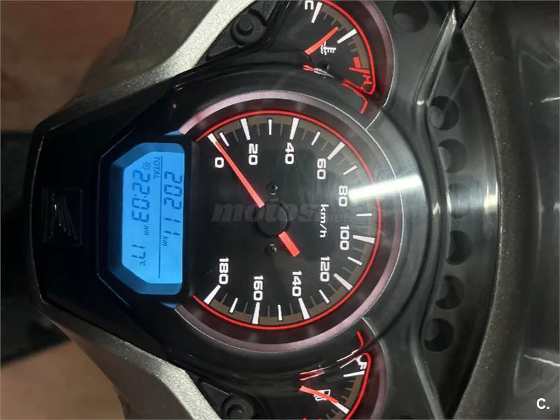 Honda SH 300i – Vista 6