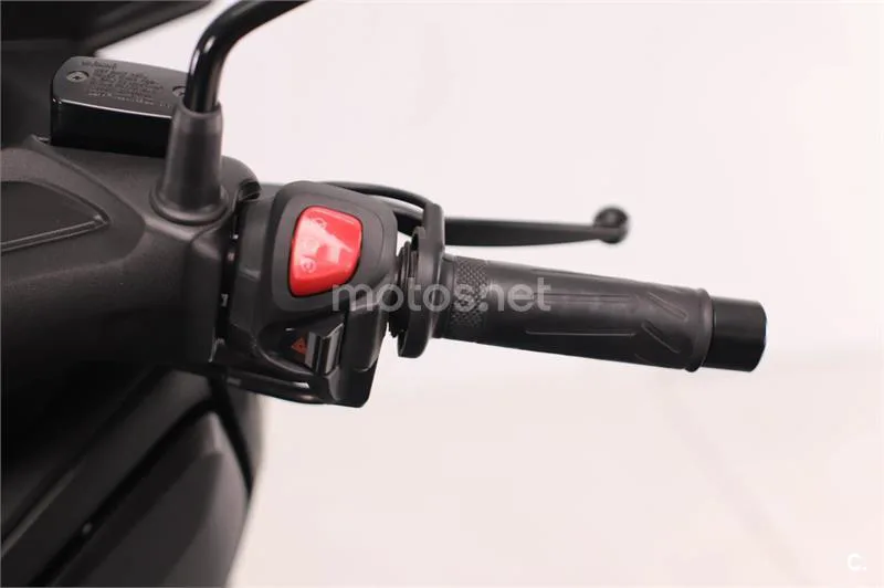 Yamaha XMAX 300 – Vista 8