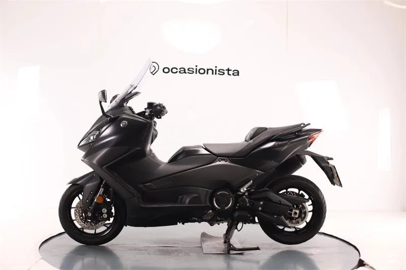 Yamaha TMAX – Vista 4