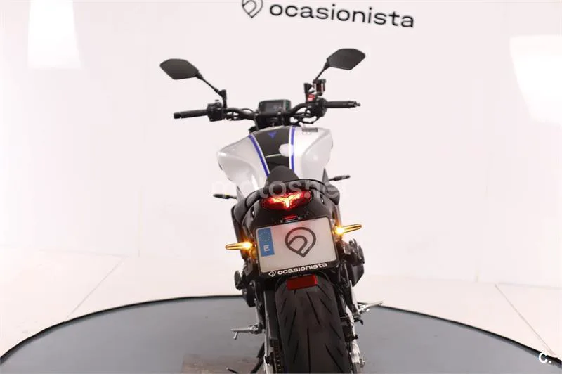 Yamaha MT-09 – Vista 9