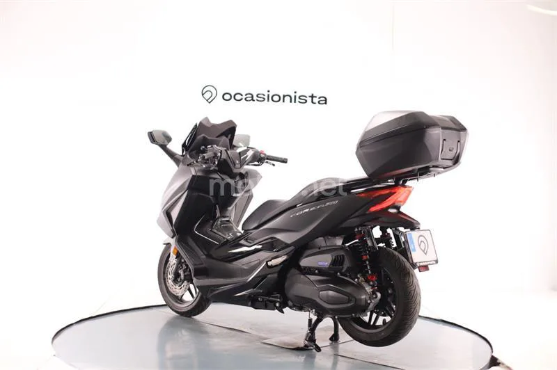 Honda Forza 350 – Vista 3