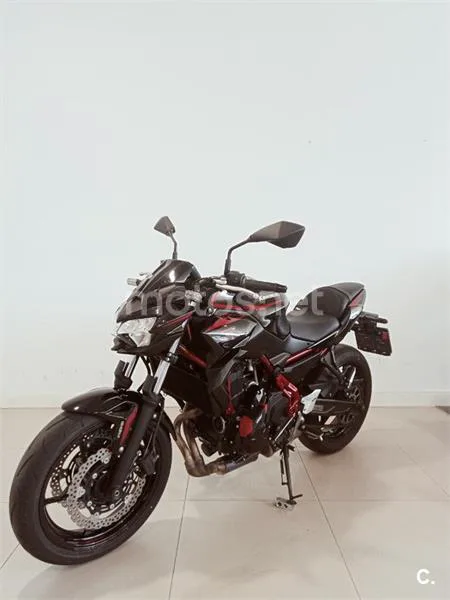 Kawasaki Z650 – Vista 4