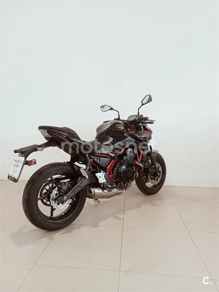 Kawasaki Z650 – Vista 5