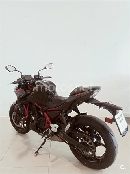 Kawasaki Z650 – Vista 6