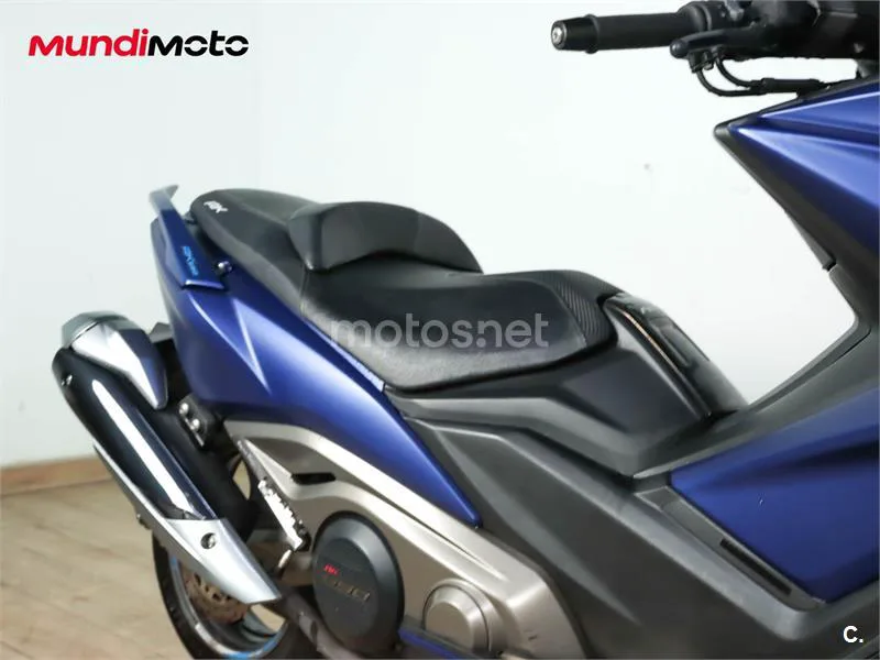 Kymco AK 550 – Vista 41