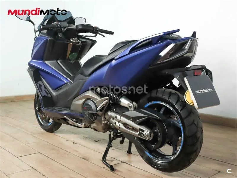 Kymco AK 550 – Vista 8