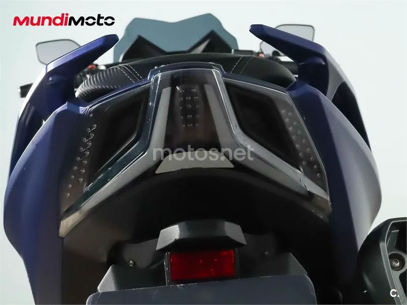 Kymco AK 550 – Vista 9