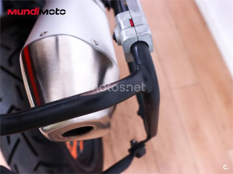 KTM 890 – Vista 41