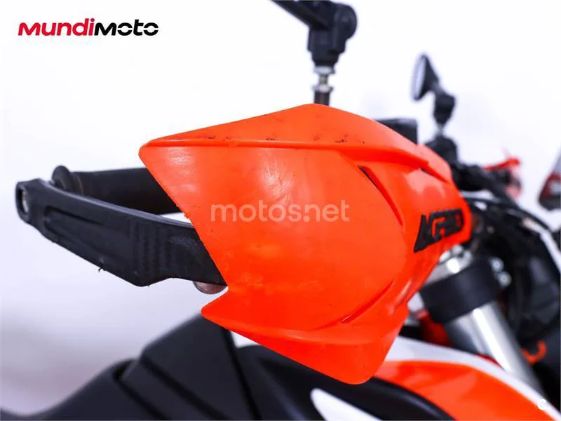 KTM 890 – Vista 46