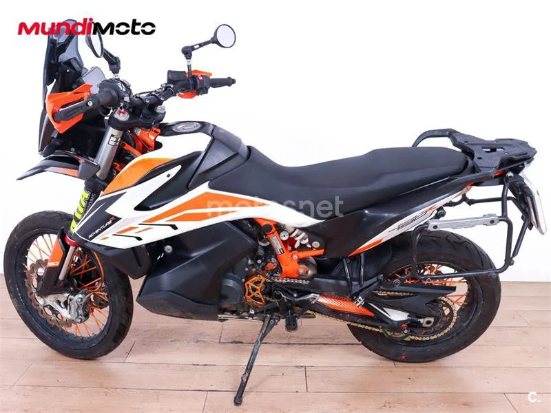 KTM 890 – Vista 6