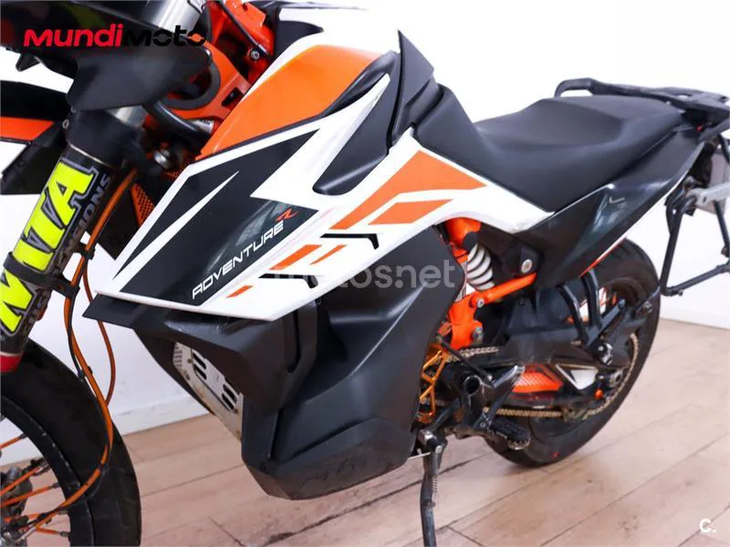 KTM 890 – Vista 10