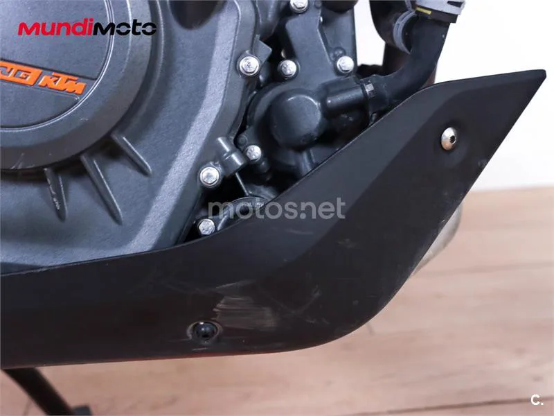 KTM 390 – Vista 33