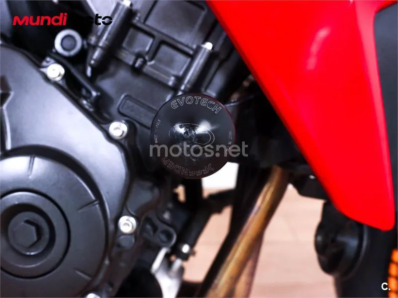 Honda CB 1000R – Vista 16
