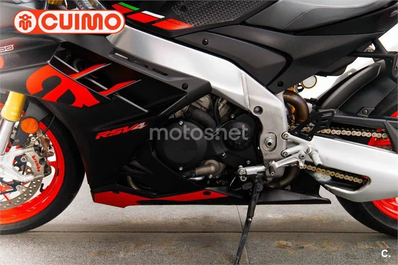 Aprilia RSV4 – Vista 25