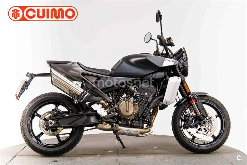 Husqvarna Svartpilen 801 6999 € 2024 Madrid - 2