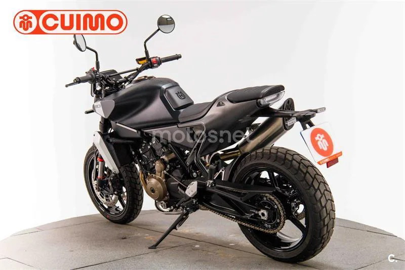 Husqvarna Svartpilen 801 – Vista 6