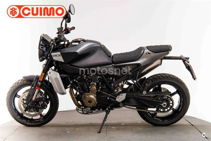 Husqvarna Svartpilen 801 – Vista 8