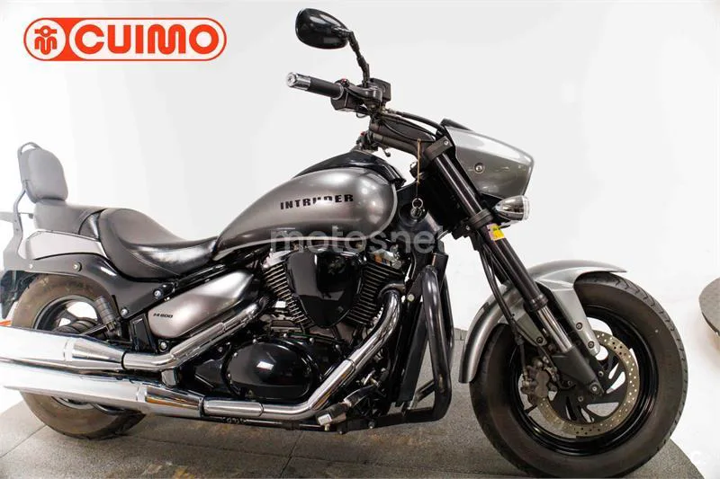 Suzuki Intruder M800 – Vista 13