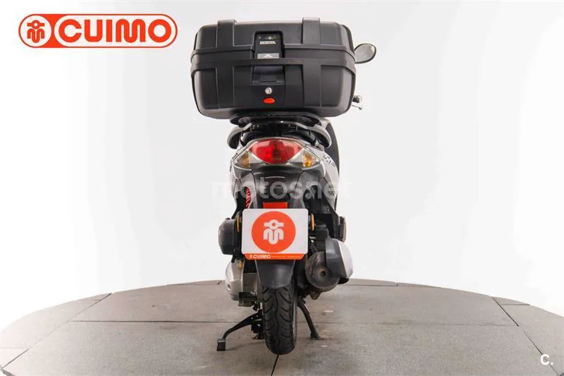 Honda SH 125i – Vista 5