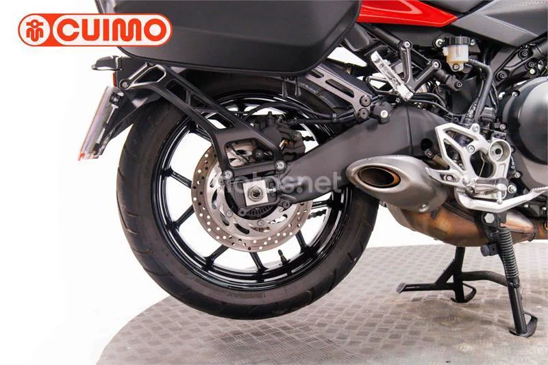 Yamaha Niken – Vista 14