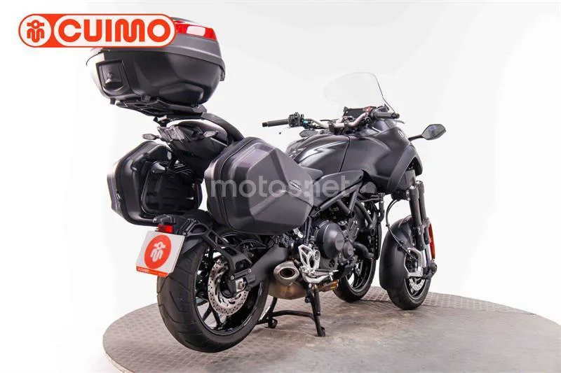 Yamaha Niken – Vista 4
