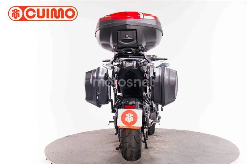 Yamaha Niken – Vista 5