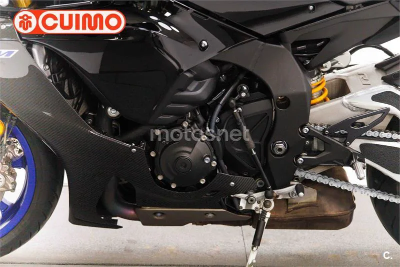 Yamaha R1 – Vista 19
