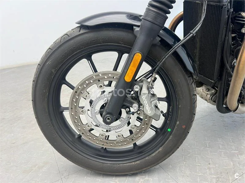 Triumph Street Twin – Vista 11