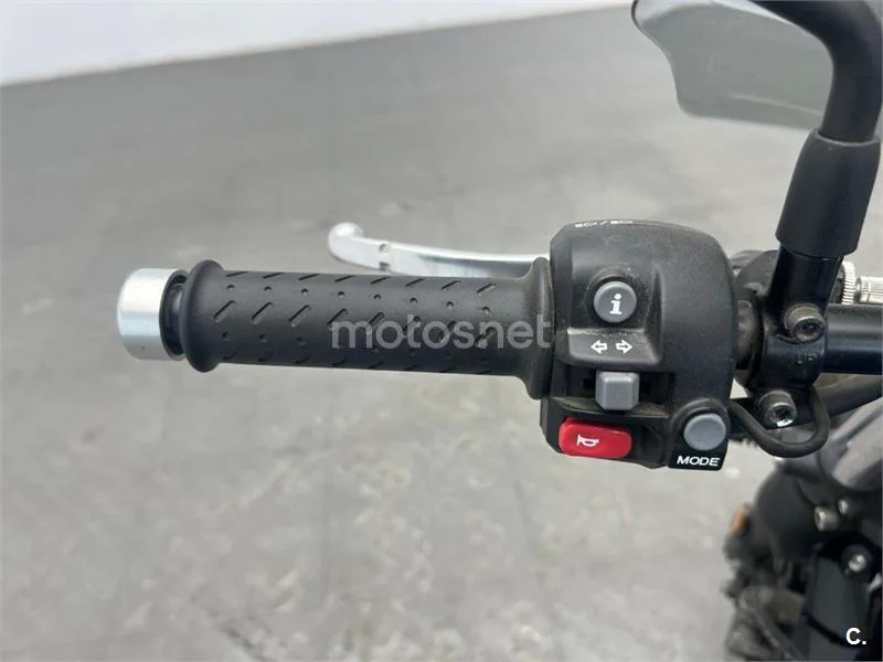 Triumph Street Twin – Vista 12