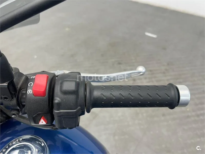 Triumph Street Twin – Vista 14