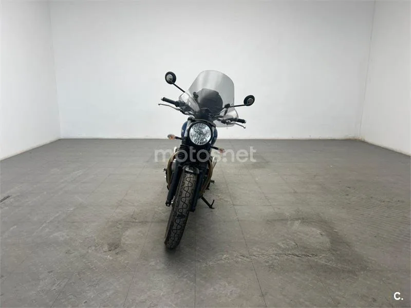 Triumph Street Twin – Vista 3