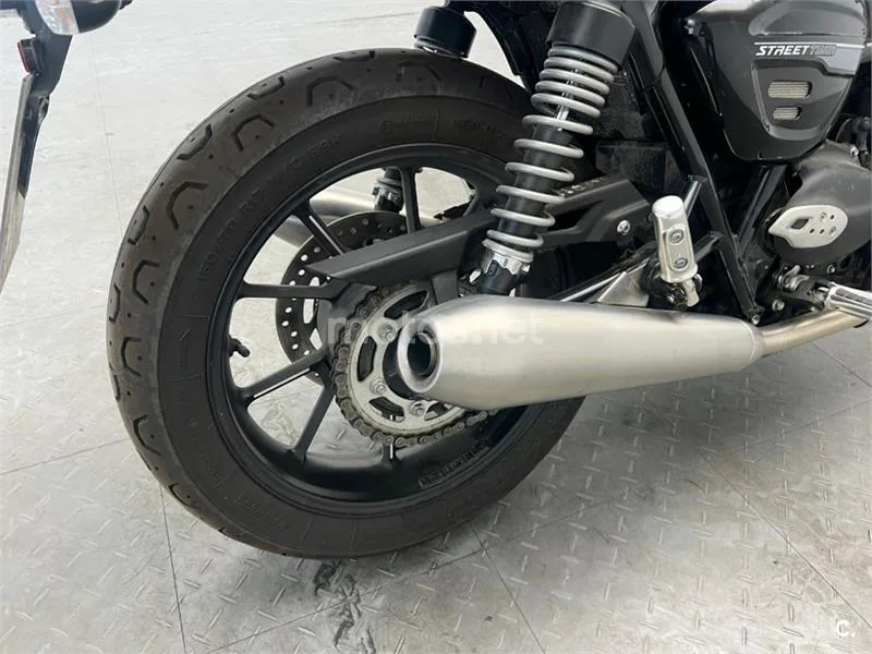 Triumph Street Twin – Vista 9