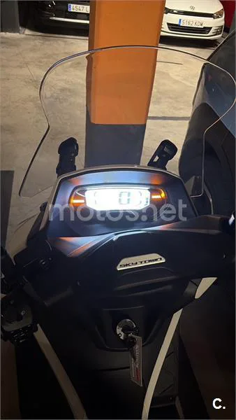 Kymco Sky Town 125 – Vista 4