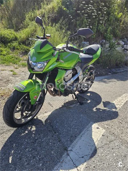 Kawasaki Z750 - Vista 3