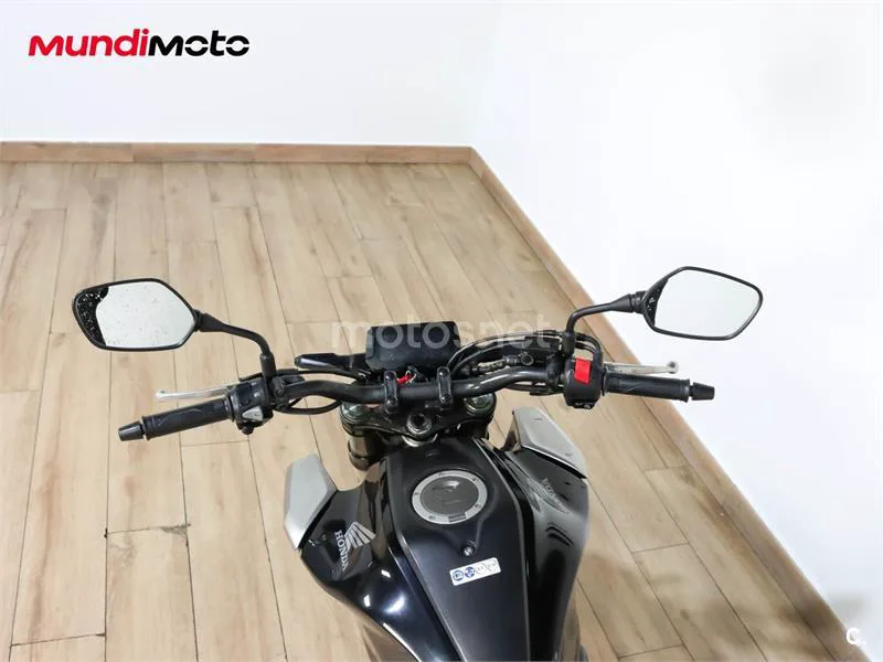 Honda CB 125 R – Vista 11