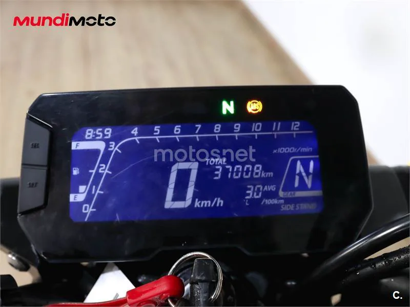 Honda CB 125 R – Vista 12