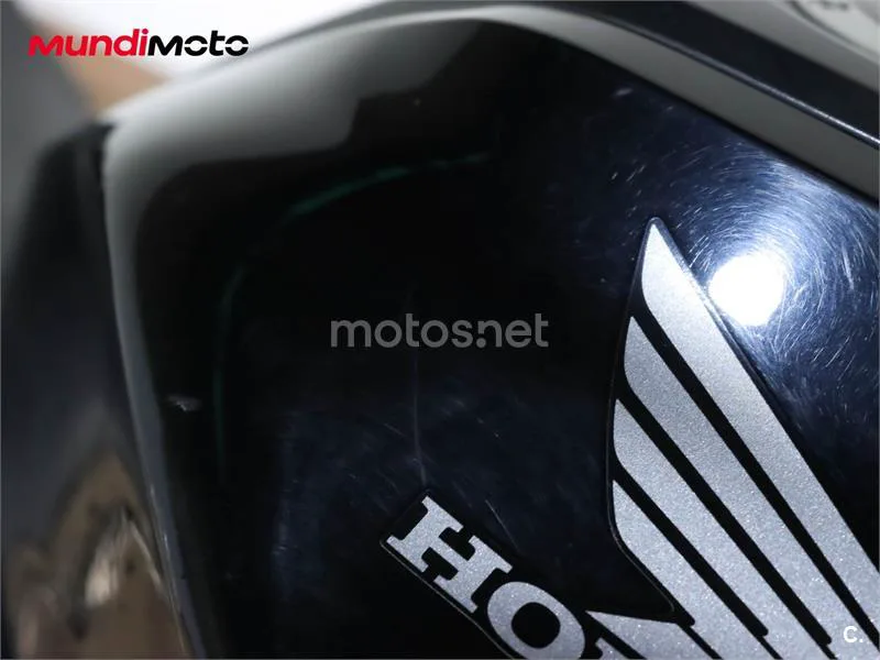 Honda CB 125 R – Vista 13
